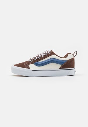 KNU SKOOL UNISEX - Skateschuh - brown