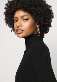 pure cashmere TURTLE NECK DRESS - Obleka/pulover - black