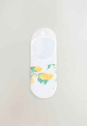 Valkoinen nilkkasukka, jossa on sitruuna- ja vihreälehtikuvio. Suksilla on sileä pinta, elastinen avaus ja ei näkyviä saumoja.