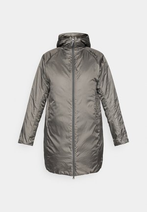 Hosszú, kapucnis, párnázott kabát fémszürke anyagból, cipzáros záródással és oldalsó zsebekkel. Sima textúra könnyű kialakítással.