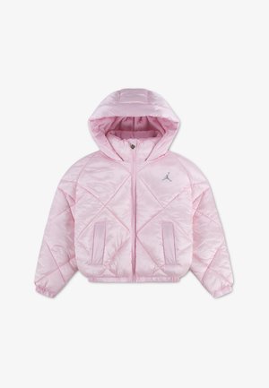 Hellrosa gesteppte Jacke mit Kapuze, Frontreißverschluss, Seitentaschen, elastischen Bündchen und kleinem grauem Logo auf der Brust.