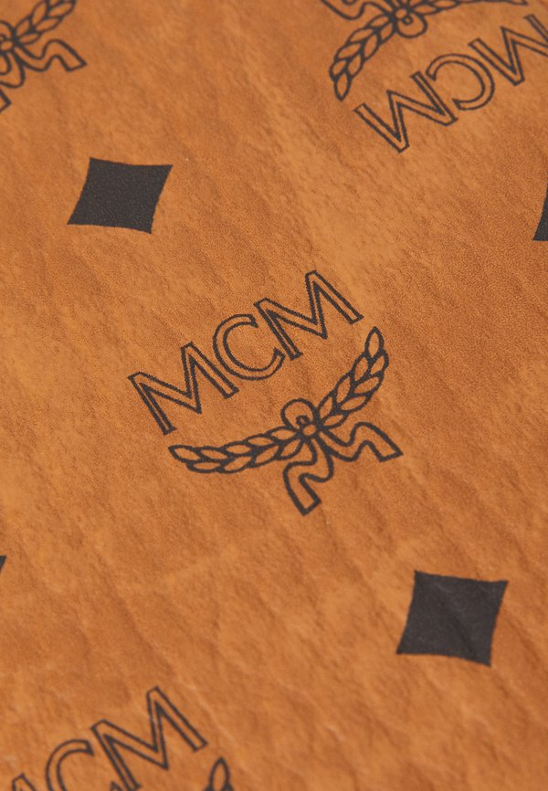 OTTOMAR VISETOS PASSPORT HOLDER UNISEX - Wallet - cognac3