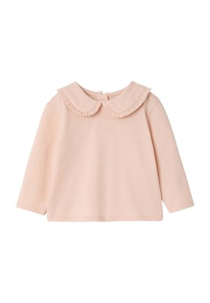 Hellrosa Baby-Langarmshirt mit rundem Rüschenkragen und Knopfverschluss hinten.