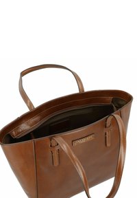 Borsa a spalla in pelle marrone con texture liscia, forma allungata, doppi manici e una tasca interna con zip. Presenta una targhetta del marchio all'interno.