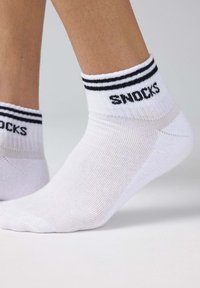 SNOCKS RETRO 4 PACK - Socken - weiß streifen