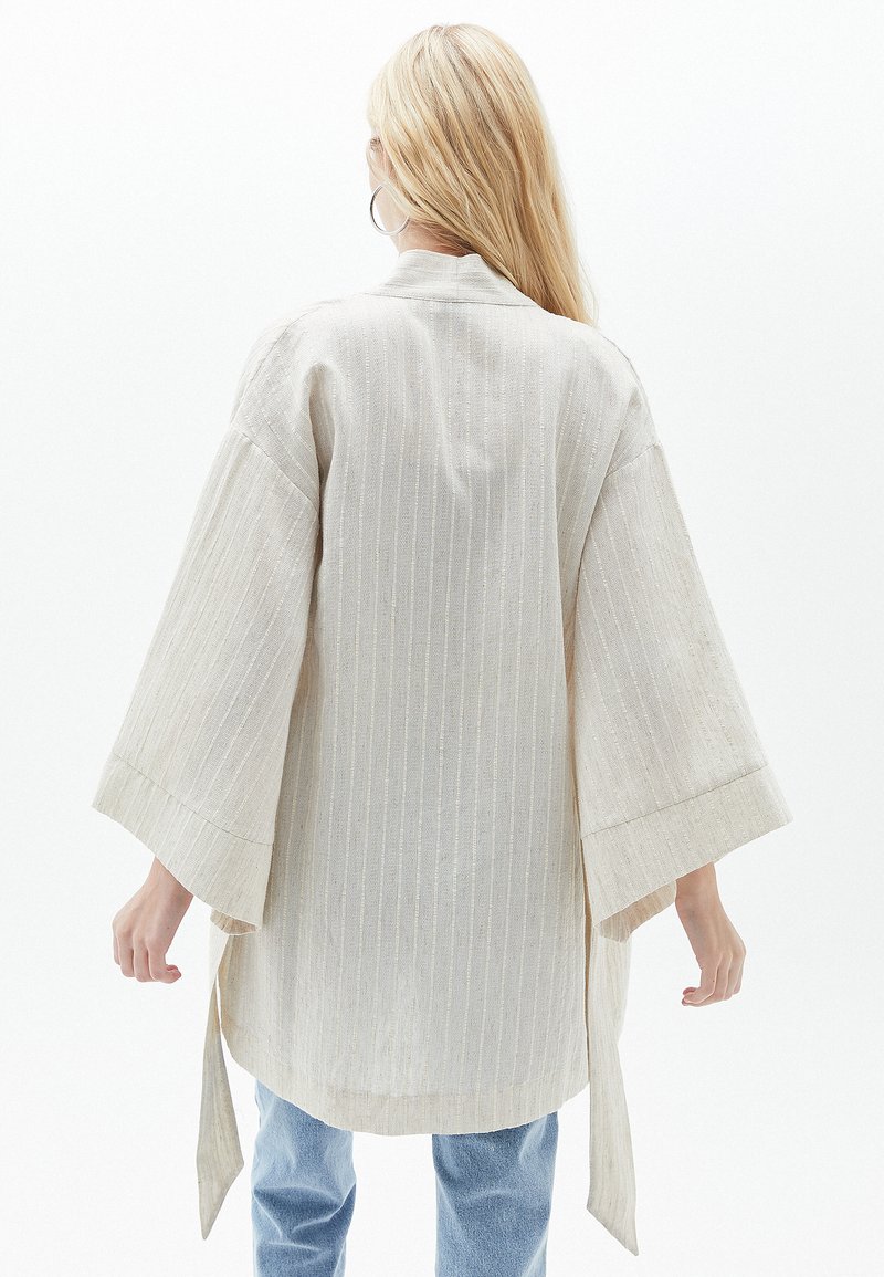 Damen Strickjacken | OXXO MIT BINDEGÜRTEL Strickjacke naturel/weiß - PI62990 Damen Strickjacken | OXXO MIT BINDEGÜRTEL Strickjacke naturel/weiß - PI62990
