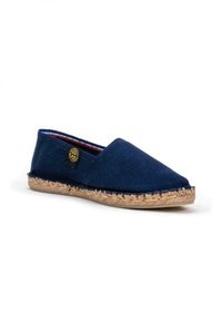 Espadrille en toile marine avec un embout arrondi, semelle en jute et un petit logo sur le côté. Design minimaliste avec un intérieur contrasté.
