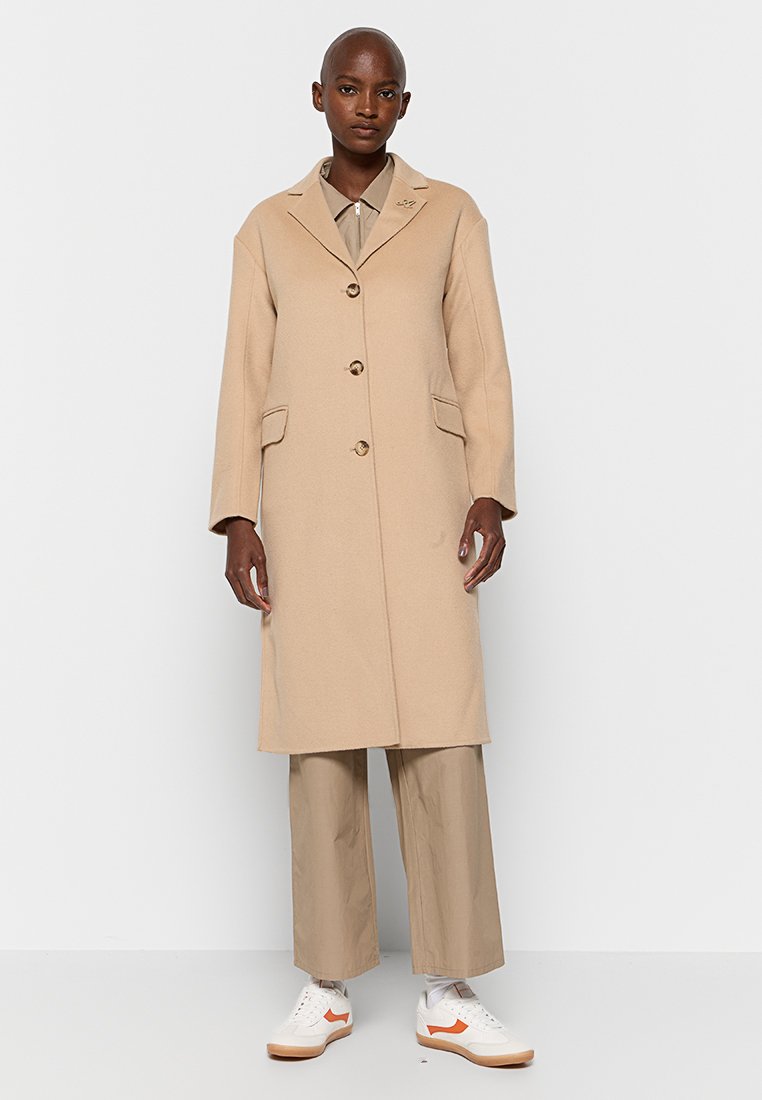 Axel Arigato Mantel beige Axel Arigato Mantel beige
