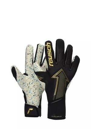Coppia di guanti da portiere neri e bianchi con testo dorato e design a freccia, uno mostra il palmo macchiato di blu e nero.