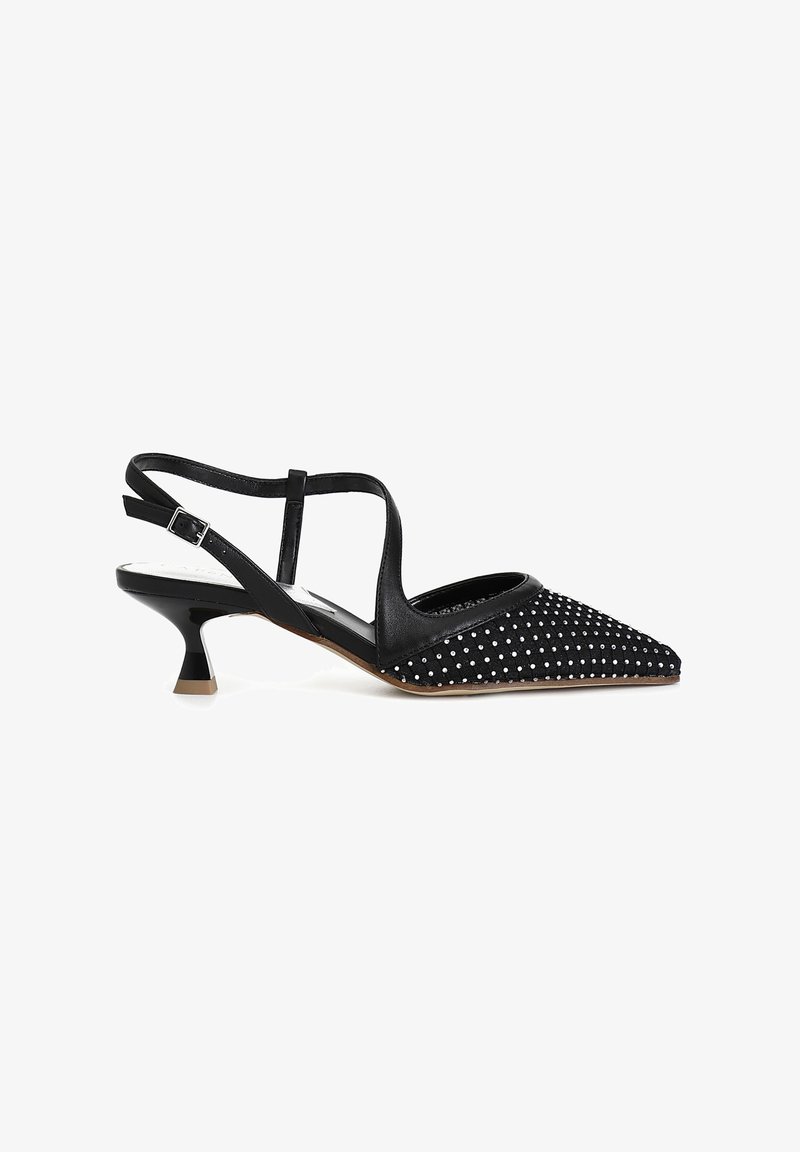 Pantof cu toc înalt slingback negru, cu vârf ascuțit, material texturat cu buline albe și toc bloc în contrast.