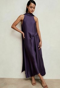 Reiss REGULAR FIT - MICHELLE TUCK-DETAIL MIDI - Proginė apranga - purple