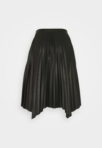 Jupe plissée noire en cuir synthétique, avec une taille haute et un ourlet asymétrique. La texture semble lisse avec des plis structurés.