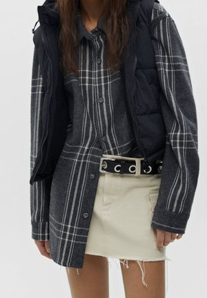 Vest - mottled black