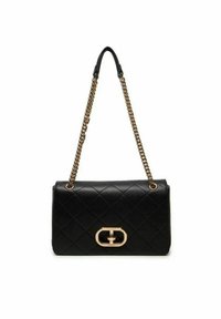 Sac à main en cuir matelassé noir avec une bandoulière en chaîne dorée et un fermoir ovale proéminent à l'avant. Forme rectangulaire compacte.