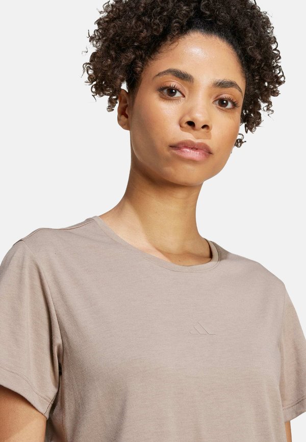 YOGA ESSENTIALS  - Sports T-shirt3