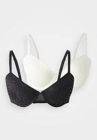 Deux soutiens-gorge : l'un noir avec un motif texturé et des détails en dentelle, l'autre blanc, tous deux avec des bretelles ajustables et des bonnets moulés.