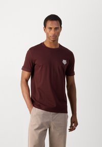 Antony Morato SLIM FIT  WITH INJECTION LOGO PATCH EFFECT - T-shirts print - dark cherry