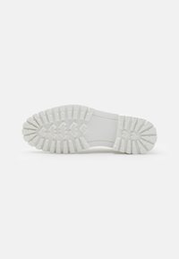 YOURTURN UNISEX - Buriavimo avalynė - white