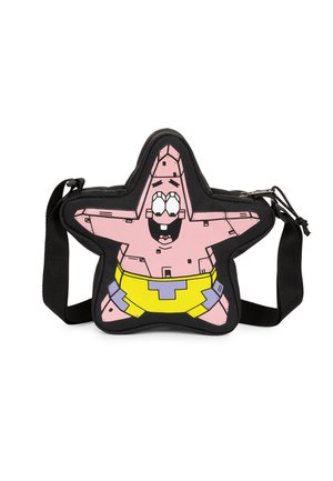 Sort skuldertaske formet som en stjerne med en tegneserie lyserød stjernefigur iført gule shorts og et smilende ansigt på forsiden.