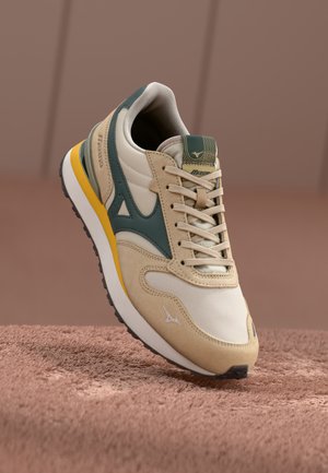 Mizuno Sportstyle Baskets basses - summer sand/bistro green/mojave desert