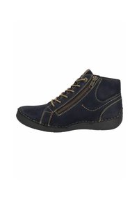 Bottines en suede navy avec des lacets marron, fermeture éclair sur le côté et couture contrastante. Un bout arrondi et une semelle en caoutchouc noir robuste complètent le design.