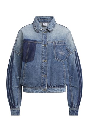 Τζιν μπουφάν σε διάφορες αποχρώσεις του μπλε με κουμπιά μπροστά, μακριά φουσκωτά μανίκια και κεντημένο λογότυπο στην τσέπη στο στήθος.