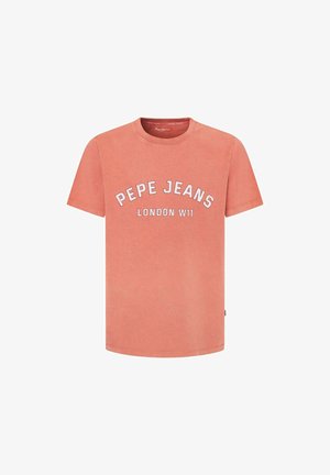 Koralin värinen lyhythihainen puuvillapaita, jossa on edessä valkoisella kaarevalla tekstillä "PEPE JEANS LONDON W11". Sileä pinta.