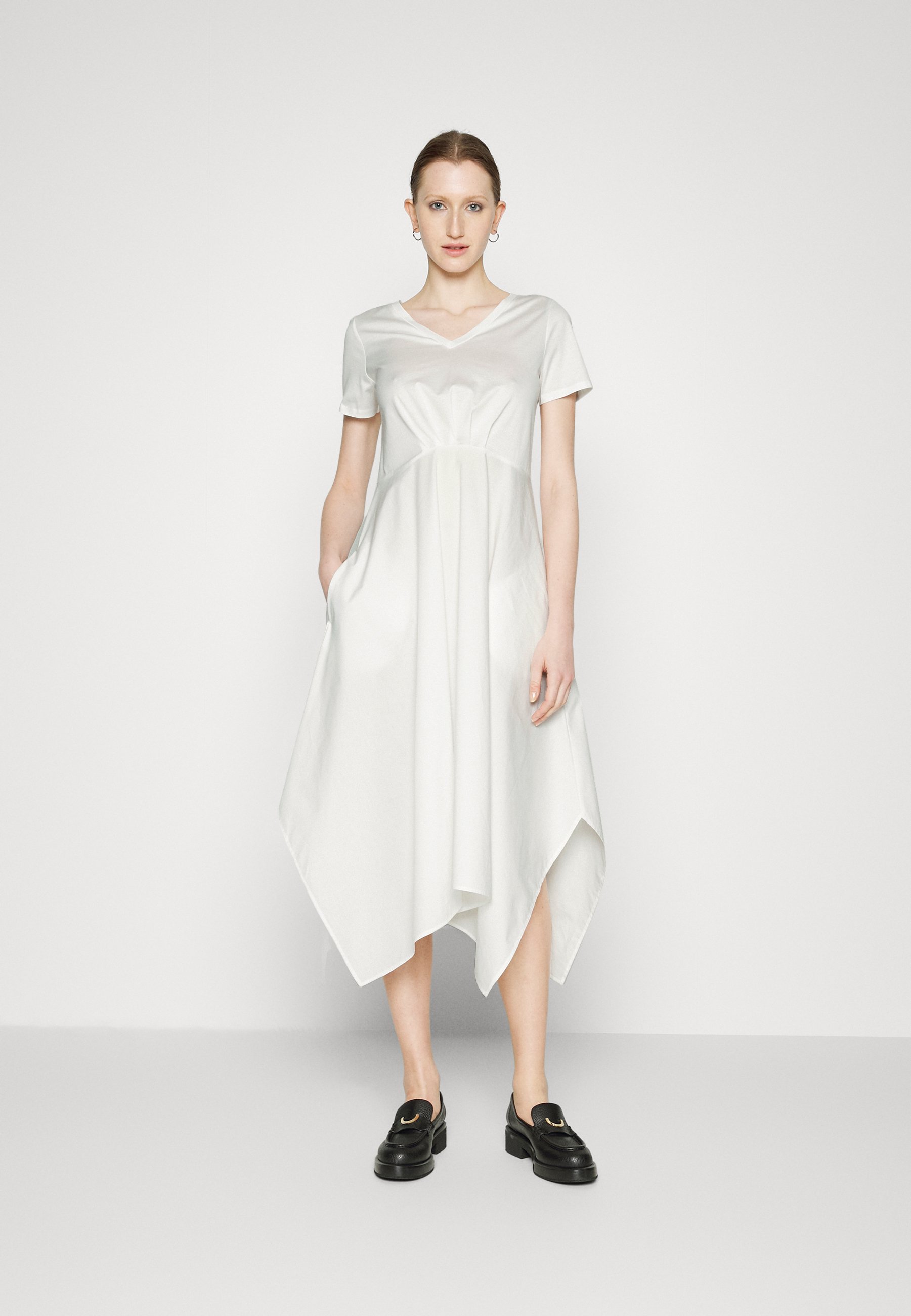 Robe De Luxe Taille 16 Blanche - Style Fit & Flare Longueur Genoux - Neuve Avec Étiquette - Marque Non Spécifiée