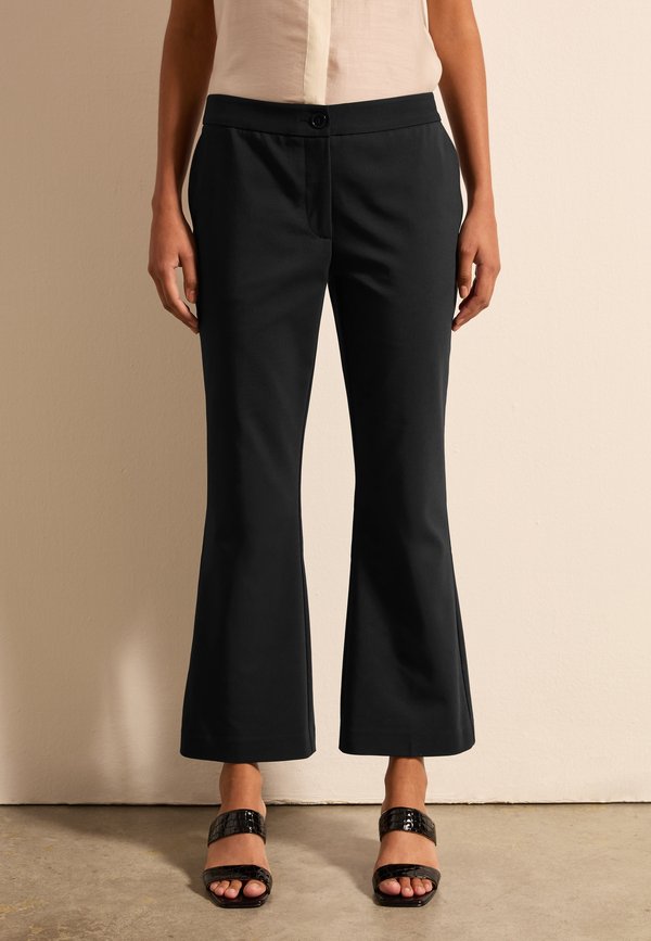 CROPPED FLARE-FIT - Stoffhose