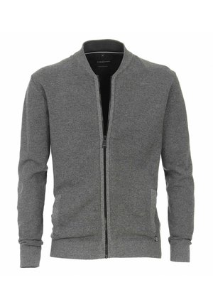 Grå zip-up cardigan gjord av texturerad stickad tyg. Har rund hals, två sidofickor och ribbade ärmslut och fåll.