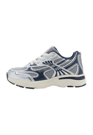 Scarpa da corsa grigia e blu navy con lati in rete, lacci bianchi e suola beige spessa, mostrata dal lato esterno su sfondo bianco.
