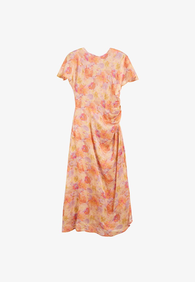 Vestido midi floral con mangas cortas, escote redondo y detalle fruncido en el lado derecho en tonos suaves de rosa, naranja y amarillo.