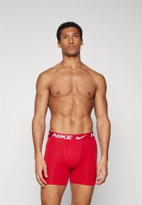 Nike Underwear ESSENTIAL 3 PACK - Boxer briefs - gym red/court blue/black
