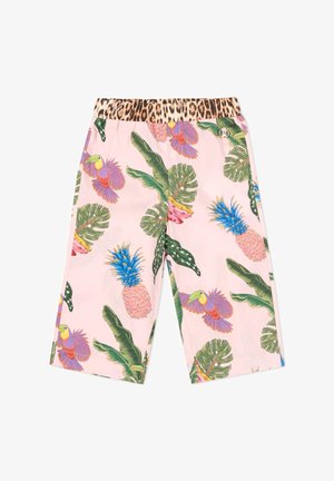 Pantaloncini rosa con elastico in vita a stampa leopardata, decorati con foglie verdi tropicali, pappagalli colorati e ananas con cima blu.
