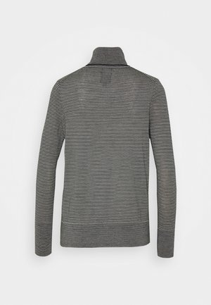 Czarna i biała cienka koszulka z długim rękawem i golfem z poziomymi paskami, pokazana od tyłu na jednolitym białym tle.