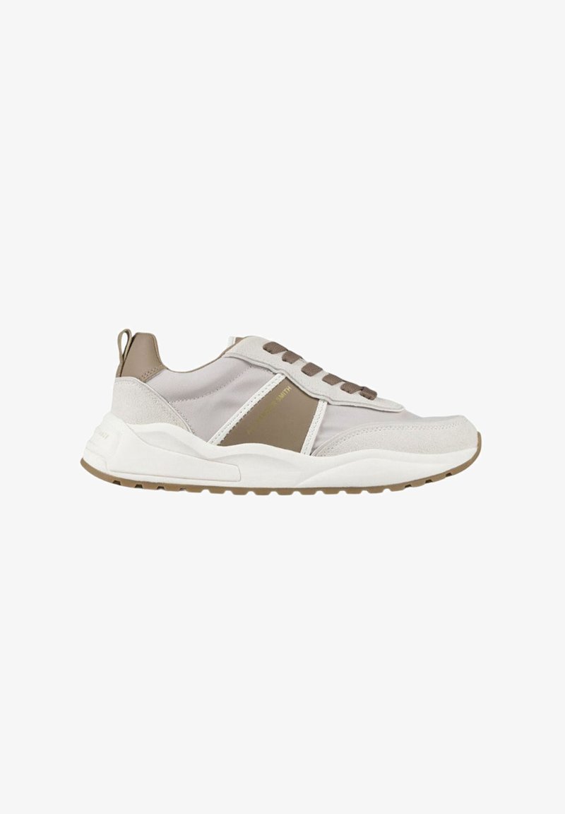 Weiße und beige Sneaker aus Mesh- und Wildledermaterialien, mit einem niedrigen Profil, Schnürdesign und einer strukturierten Gummisohle. Mit Logo-Akzent.