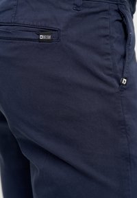 ERHAT - Chino kalhoty - marine