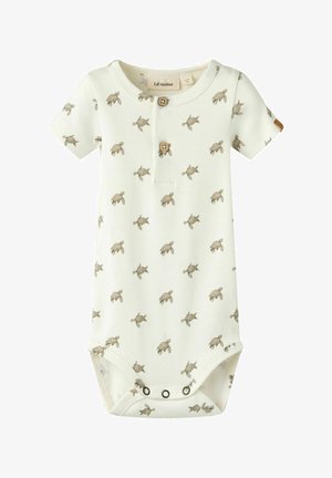 Biały body niemowlęce z krótkim rękawem, z brązowym nadrukiem żółwia, dwoma drewnianymi guzikami na piersi i trzema zatrzaskami w kroku.