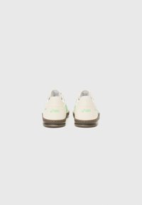 ASICS SportStyle SKYHAND OG UNISEX - Tenisice - cream/menthol
