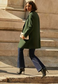 Friends Like These REGULAR FIT - TAILORED SINGLE - Klasický kabát - khaki green