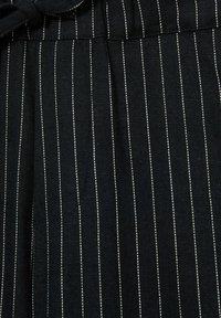 Reiss REISS ANDROS LINEN BLEND DRAWSTRING TROUSERS - Pantaloni - navy stripe