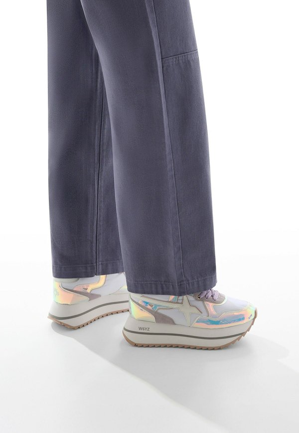 DEVA  - Sneaker low - weiß lila