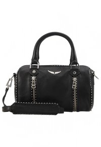 Musta nahkainen käsilaukku, jossa näkyvät hopeiset vetoketjut ja niitit, kaksi yläkahvaa ja irrotettava olkahihna. Pinta on teksturoitu ja siinä on logotunnus.