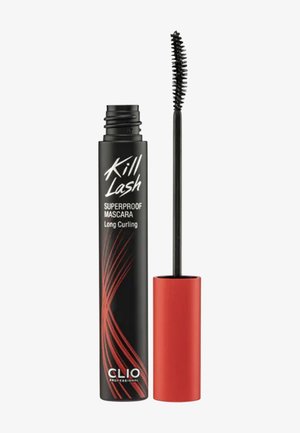 Tube noir et rouge du mascara Kill Lash Superproof avec une brosse courbe à côté sur fond blanc.