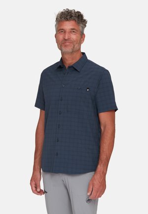 Korte mouwen, donkerblauw geruit shirt met een button-down kraag en een borstzak. Gemaakt van lichtgewicht materiaal, met knopen aan de voorkant en een subtiel logo.