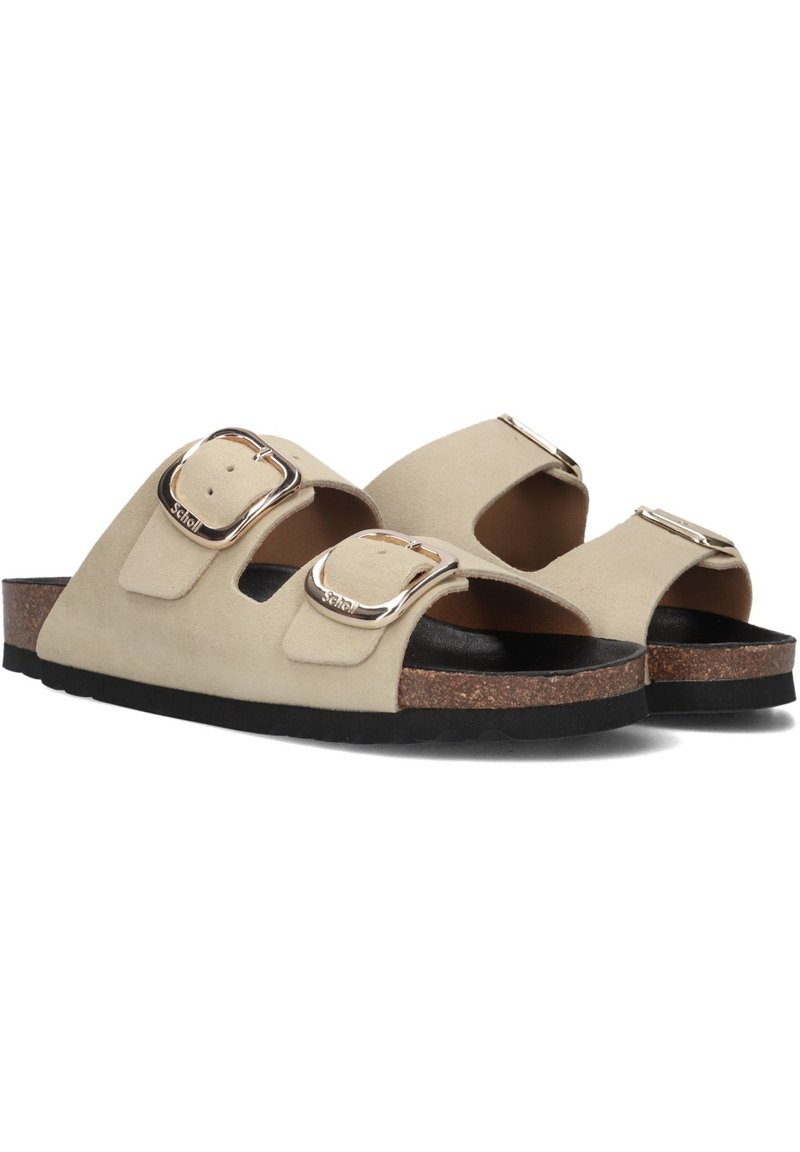 Beige leren sandalen van suede met twee verstelbare banden, zilveren gespen en een kurken voetbed. De zool is zwart met gestructureerde groeven voor grip.
