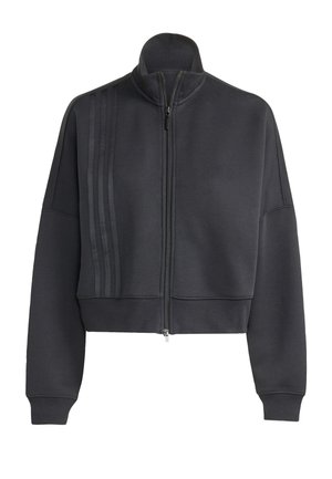 Zkrácená černá mikina na zip vyrobená z měkké tkaniny, s vysokým límcem, žebrovanými manžetami a třemi vertikálními pruhy na jedné straně.
