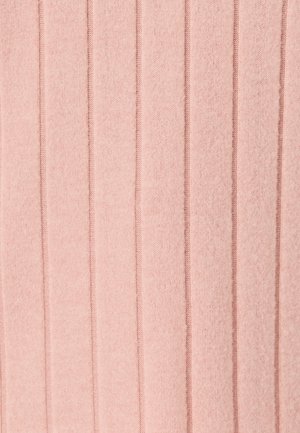 Tissu en maille rose clair avec texture côtelée verticale et coutures définies, créant une apparence douce et structurée.