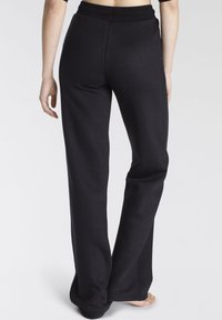 Vivance Trainingsbroek - schwarz