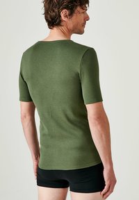 Damart COL V MANCHES COURTES THERMOLACTYL - Camiseta interior - kaki